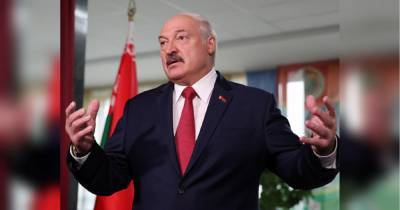 После возвращения из Москвы Лукашенко решил изменить конституцию Беларуси
