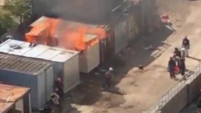 Видео: около стройплощадки на Парнасе произошел пожар