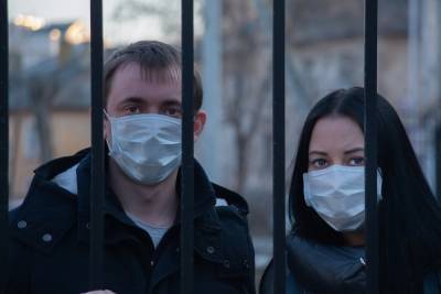 В селе Дергачевского района ввели карантин по коронавирусу после приезда заболевшего на похороны