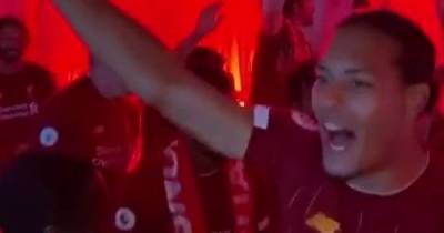"Гудели" до поздней ночи: появилось видео, как футболисты "Ливерпуля" зажигают на чемпионской вечеринке