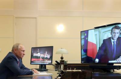 Макрон сказал Путину о своем желании приехать в Россию