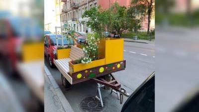 Петербуржцы создали парк на колесах