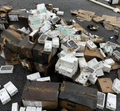 В Китае перевернулся и сгорел грузовик с 20 тысячами iPhone