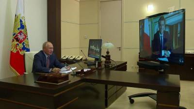 Владимир Путин провел по видеосвязи встречу с французским коллегой Эммануэлем Макроном