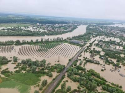 Потоп на Западной Украине: Венгрия направит инженерный батальон "Тиса"