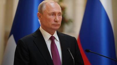 Путин поздравил выпускников российских школ и вузов