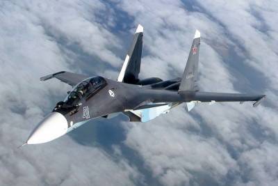 Су-30 подняли в небо для сопровождения самолетов-разведчиков США
