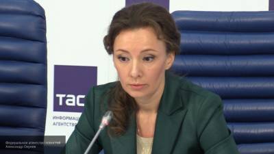 Кузнецова сообщила об отказе Минтруда ввести выплату на детей от 16 до 18 лет