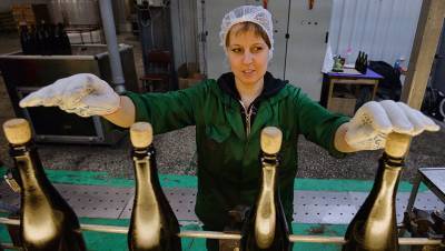 Во Франции не смогут продать 100 млн бутылок шампанского из-за коронавируса