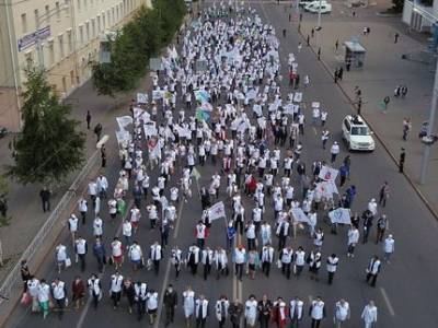 В параде медиков в Башкирии участвовало свыше 500 человек
