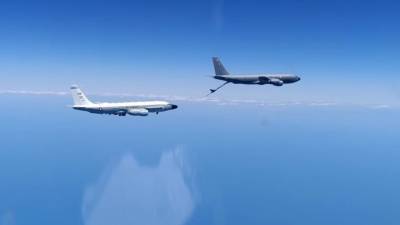 Минобороны РФ опубликовало видео перехвата самолетов США над Черным морем