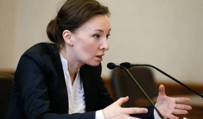 Минтруд не одобрил предложение Кузнецовой о выплатах на детей 16 и 17 лет