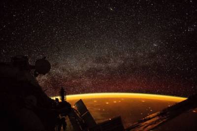Астронавт НАСА рассказал, что будет делать туристы в открытом космосе