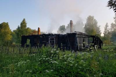 В Темкинском районе в страшном пожаре погибли мужчина и женщина