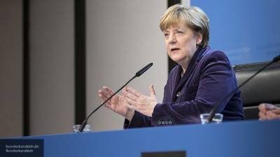 Меркель заявила о намерении Германии продолжить конструктивный диалог с Россией