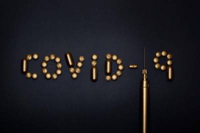 Иммунолог Михаил Костинов назвал тревожные симптомы при вакцинации от коронавируса