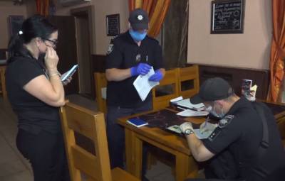 Нарушения есть: В Лисичанске полиция проверила, как в кафе соблюдаются карантинные ограничения