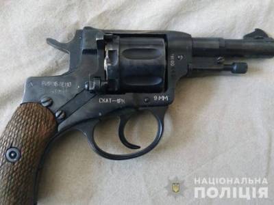 Под Киевом мужчина открыл стрельбу: что известно