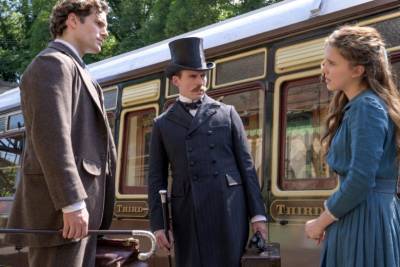 Netflix показал первые кадры фильма о сестре Шерлока – Эноле Холмс