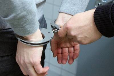 Грабители отобрали у петербургского студента часы и смартфон
