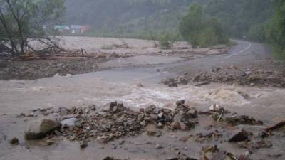 Наводнение в Карпатах: почему власть не поддерживает горные регионы?