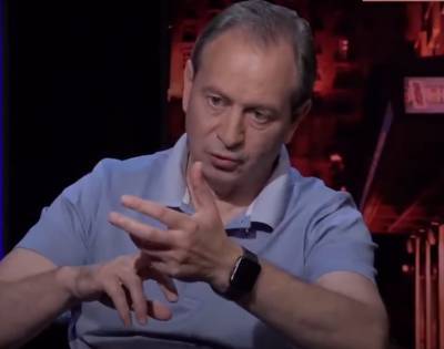 "Остановите цирковое представление": Николай Томенко раскритиковал историю с мандатом Вакарчука
