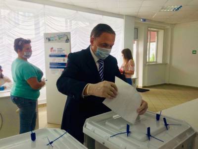 Председатель правительства Мордовии Владимир Сушков проголосовал в МГПИ имени Евсевьева