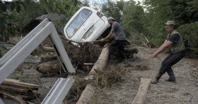 Аваков оценил усилия местных властей по преодолению последствий паводка в Прикарпатье