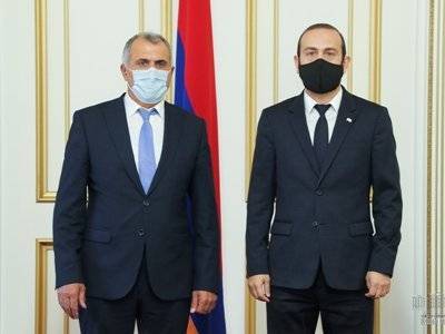 Спикер парламента Армении встретился с и.о. председателя Конституционного суда республики