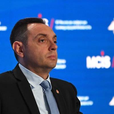 Министр обороны Сербии Александр Вулин заболел коронавирусом