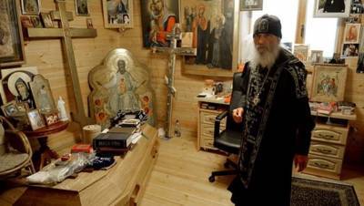 "Мне не давали встать": Собчак сообщила о нападении в женском монастыре