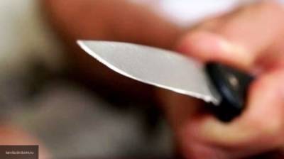 Житель Одессы напал с ножом на охранника кафе в Москве