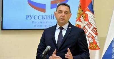 У министра обороны Сербии после парада в Москве нашли коронавирус
