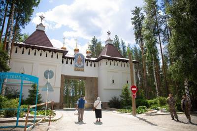 Собчак опубликовала видеозапись потасовки в Среднеуральском монастыре