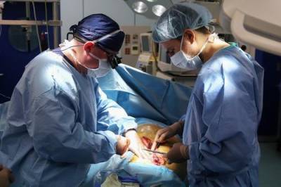 В Ингушетии врачи провели операцию при свете фонариков мобильных телефонов