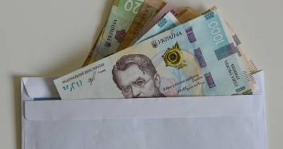 Зеленский поручил правительству повысить минимальную зарплату: когда украинцам будут платить больше