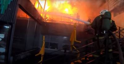 Масштабный пожар в Киеве: спасатели изо всех сил стараются погасить огонь