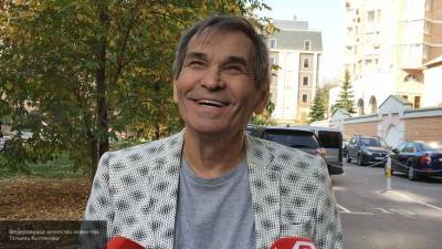 Бари Алибасов встал на колени перед адвокатом Жориным и попал на видео