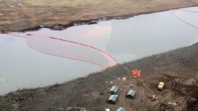 "Норникель" продолжает сливать отходы в озеро Пясино под Норильском