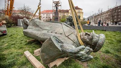 Захарова назвала грязной возней заявления главы Праги-6 о памятнике Коневу