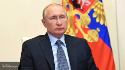 Путин заявил о регулярной сдаче тестов на COVID-19