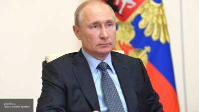 Путин заявил, что регулярно сдает тесты на COVID-19
