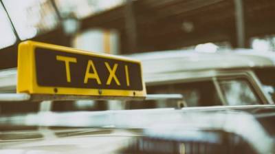 В Воронеже таксист украл с карты пьяной клиентки 8 тыс. рублей