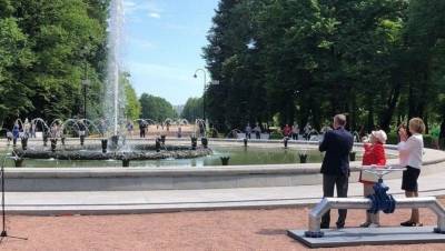 Сезон фонтанов в Петербурге открыли запуском фонтана "Слава"