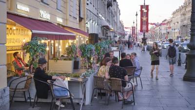 Легли на сохранение: массовое закрытие ресторанов и кафе перенесли на осень