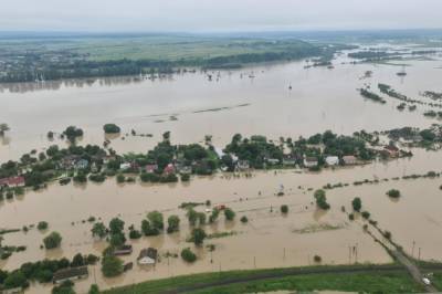 В ГСЧС отчитались о борьбе с наводнением на западе Украины