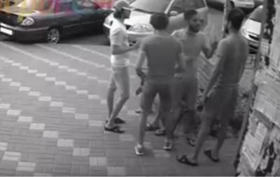 В Воронеже иностранцы громили машины в новостройках и попали на видео