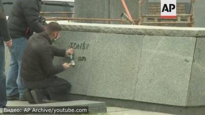 Мухин: заявления о «вине» РФ в сносе памятника Коневу — пляски на костях погибших