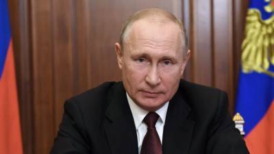 Путин: "Сдаю тесты на коронавирус регулярно, раз в три-четыре дня"