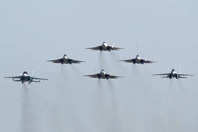 Экс-начальник зенитно-ракетных войск ВВС раскрыл подробности техники «роя» в военной авиации
